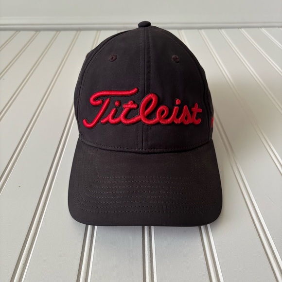 Titleist | Men's Performance Tour Elite Golf Outdoor Hat Black Red - Picture 1 of 8